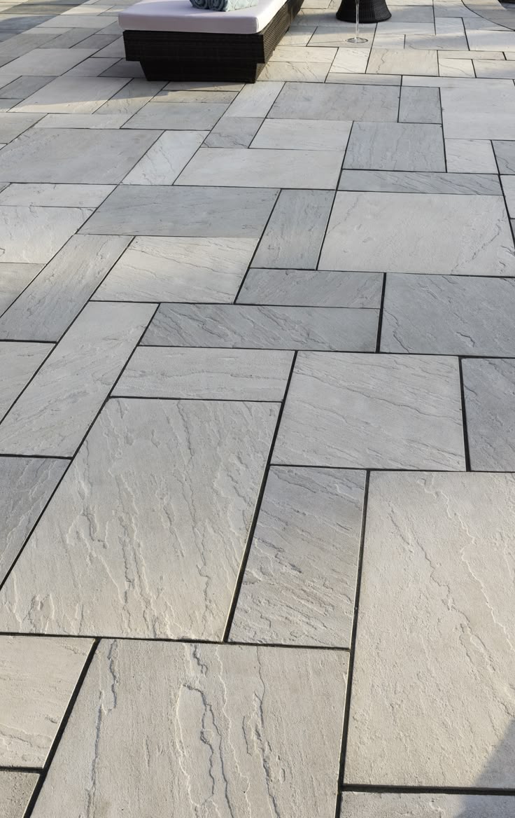 Kandla Grey Flagstone, mid grey outdoor paving slabs for landscaping.