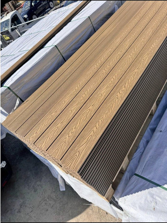 Composite fencing vs traditional timber fence panels