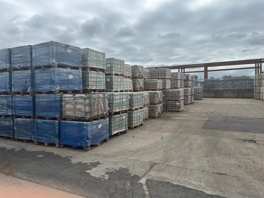 Mixing Composite Decking and Garden Slabs for a Modern Outdoor Look