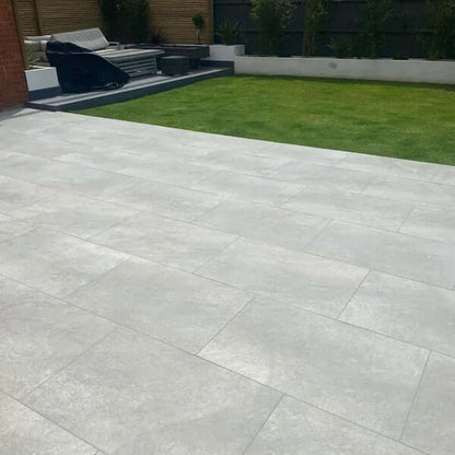 hs grey porcelain paving slabs layed in a beautiful garden in the uk