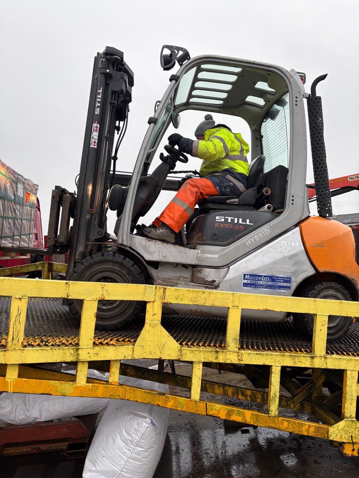 Porcelain paving slabs pallet delivery