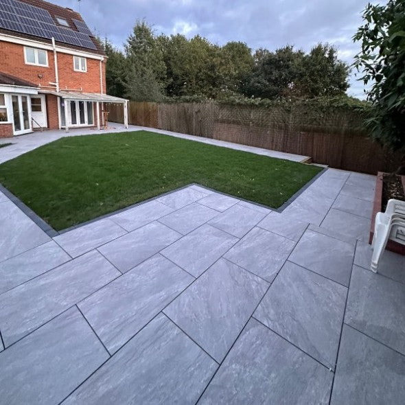 Rasa Grey Paving Slabs laid in the garden near Stoke-on-Trent, United Kingdom