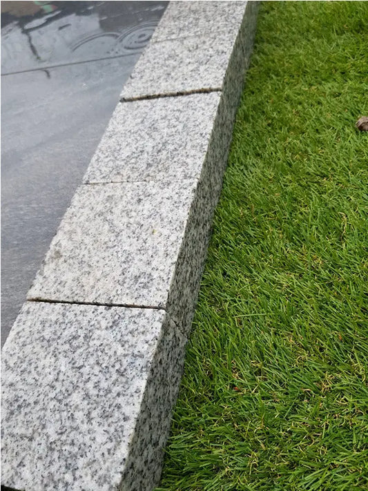 Silver granite flamed cobbles and anti-slip stone setts UK